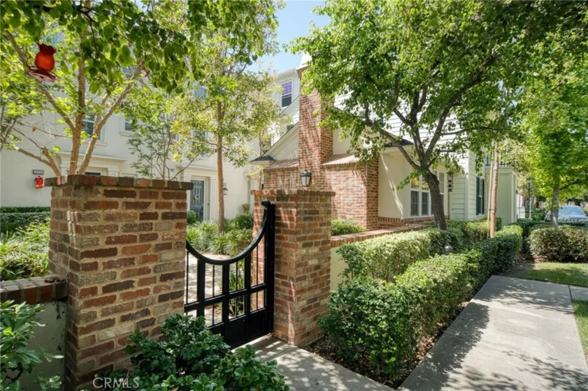 15247 Cambridge Street photo 24