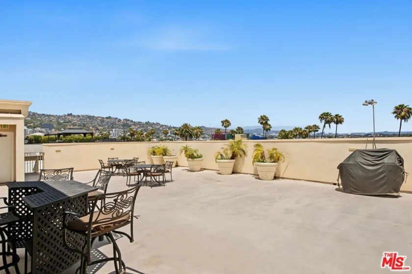 430 N Oakhurst Drive #PH406 photo 38