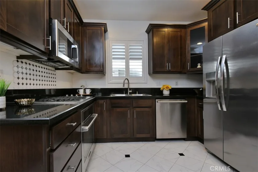 4424 Whitsett Avenue #107 photo 24