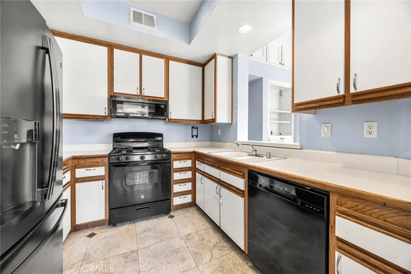 3195 Altura Court #201 photo 8