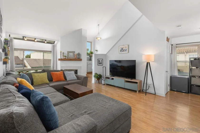 6121 Calle Mariselda #304 photo 15