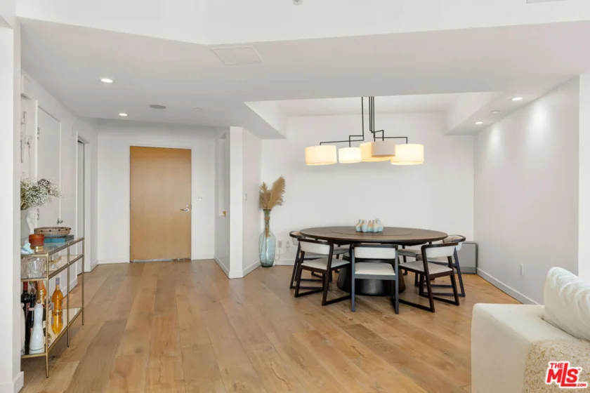 13600 Marina Pointe Drive #1906 photo 10