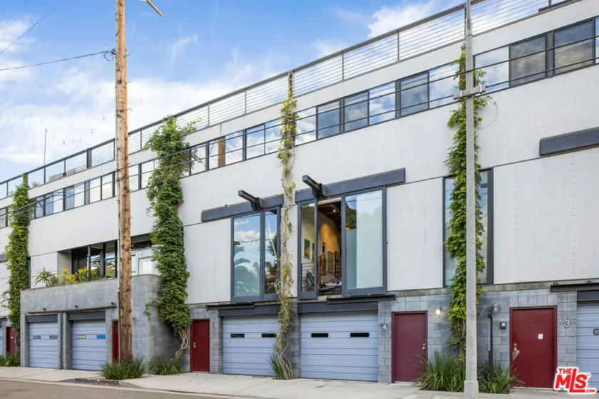 1113 Electric Avenue #4 photo 1