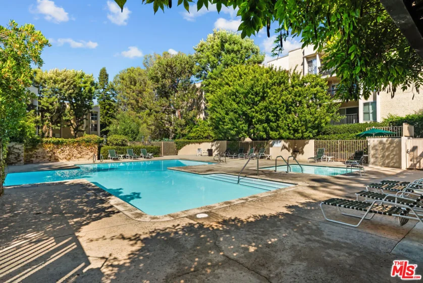 8207 Raintree Circle photo 24