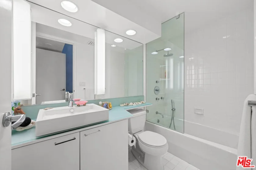 10520 Wilshire Boulevard #802 photo 17