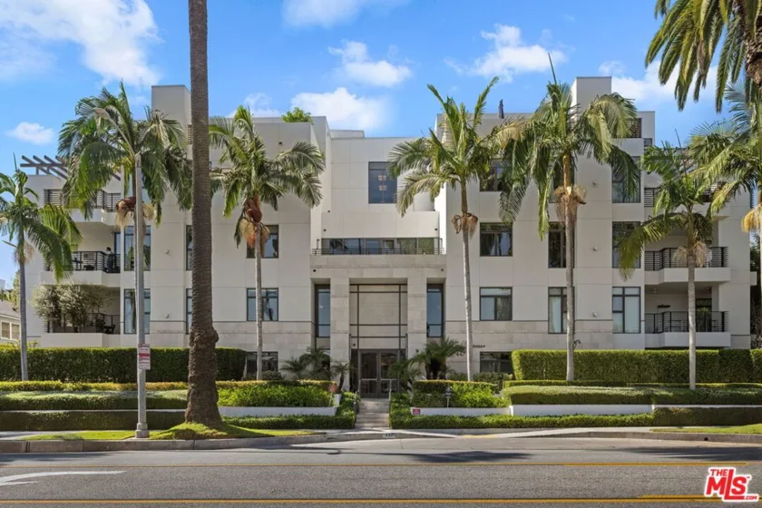 447 N Doheny Drive #305 photo 12