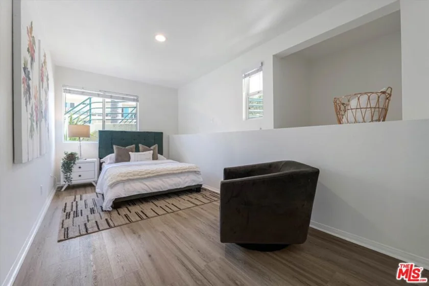 245 Hollister Avenue #1 photo 25