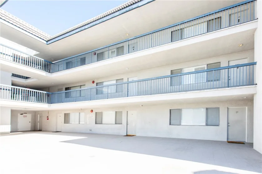 497 S El Molino Avenue #205 photo 25