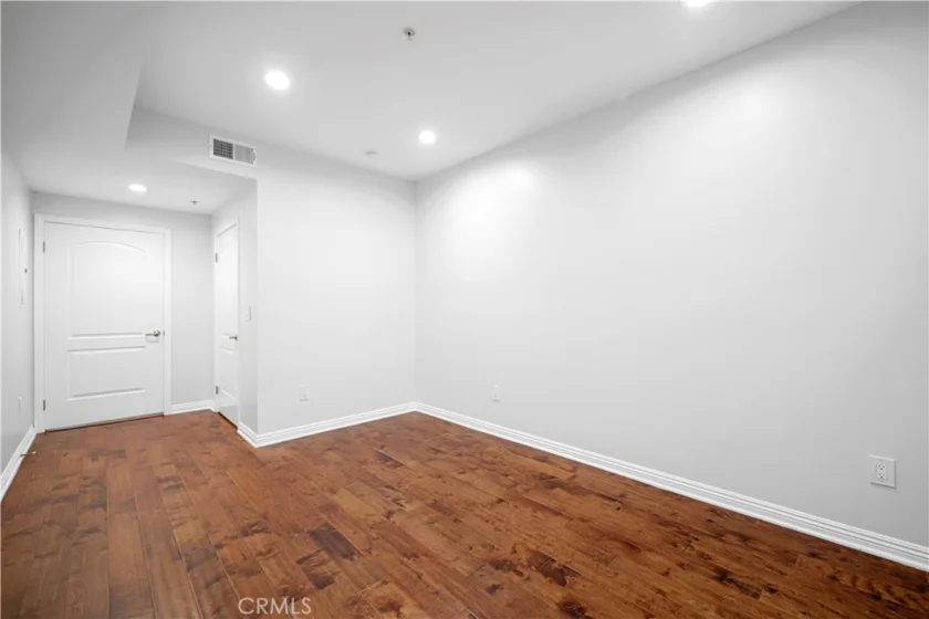 6800 Corbin Avenue #106 photo 22
