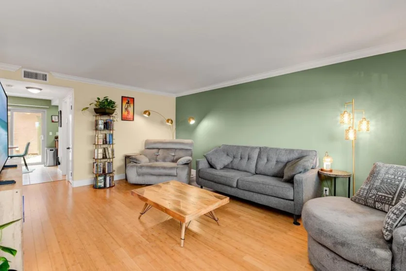 1453 N Broadway #C photo 4