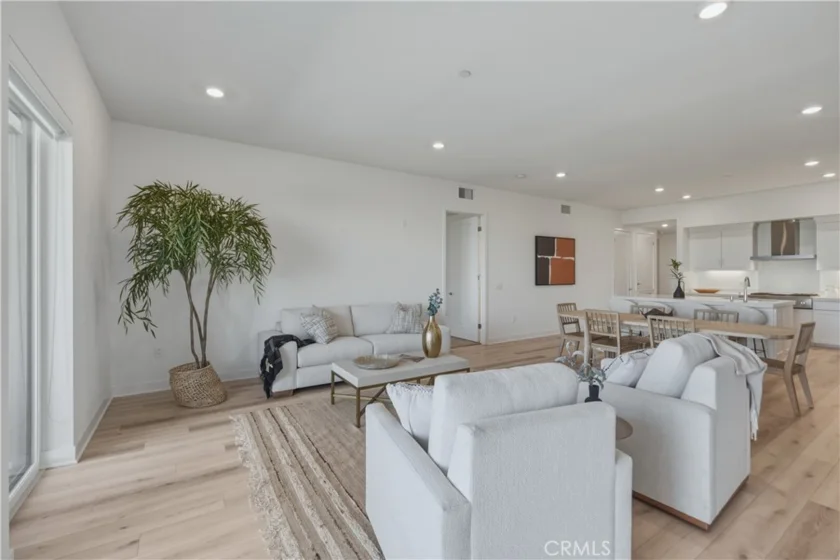 4505 Rivington photo 10