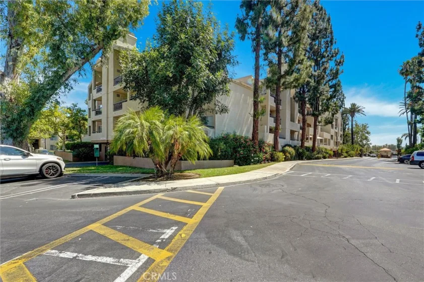 5545 Canoga Avenue #220 photo 36