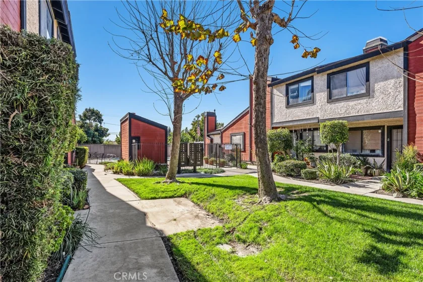 8574 Chapman #A photo 23
