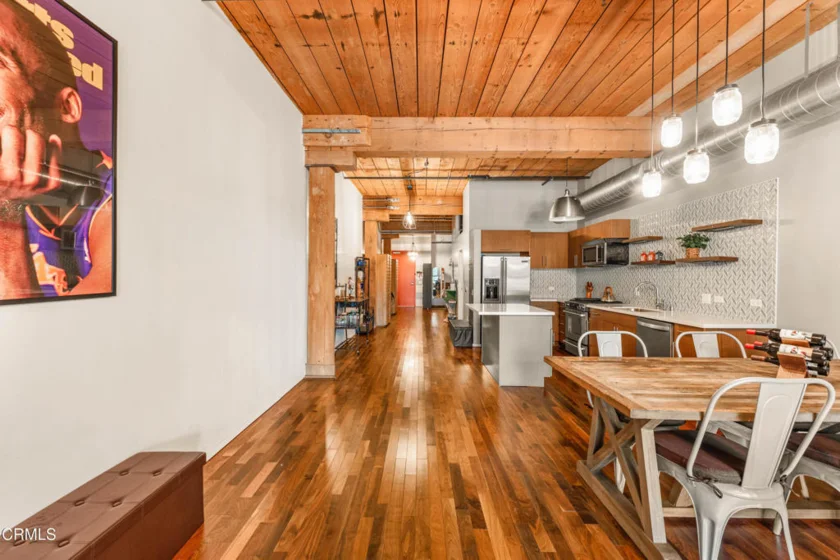 530 S Hewitt Street #426 photo 24