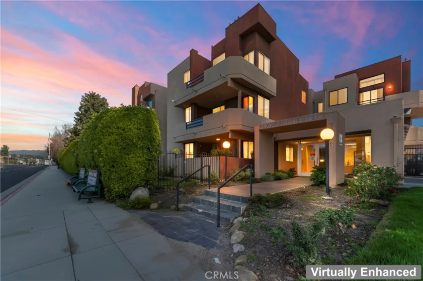7826 Topanga Canyon Boulevard #308 photo 33