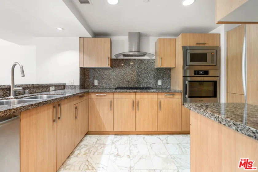 13650 Marina Pointe Drive #404 photo 7