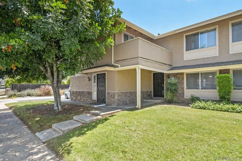 955 Amistad Place #C photo 2