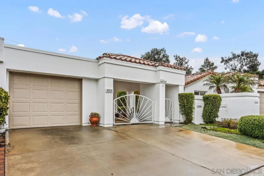 4539 Cordoba Way photo 1