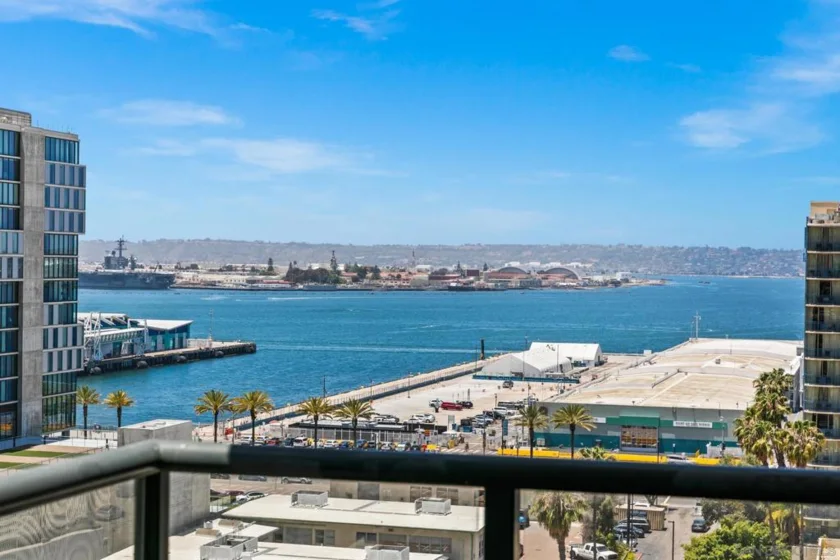1205 Pacific Hwy #1206 photo 1