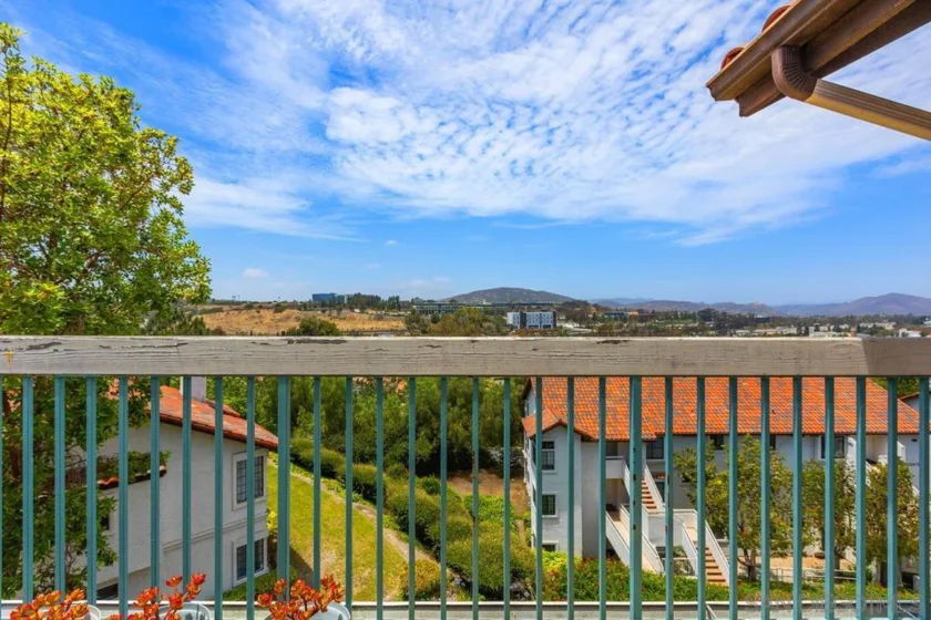16424 Avenida Venusto #E photo 7