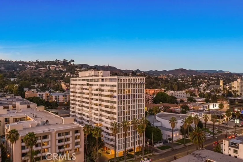 7135 Hollywood #1010 photo 1