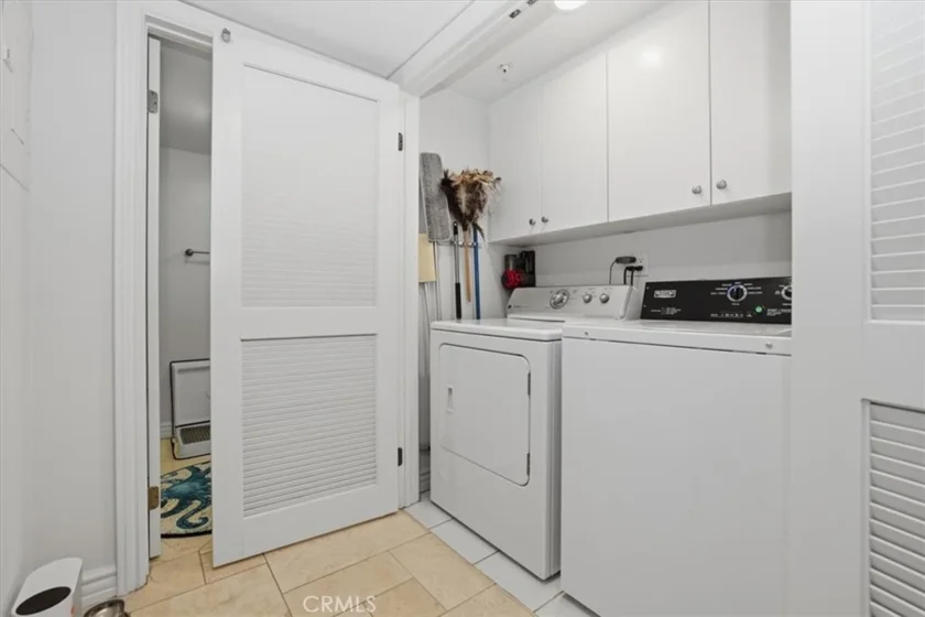 1000 E Ocean #402 photo 22