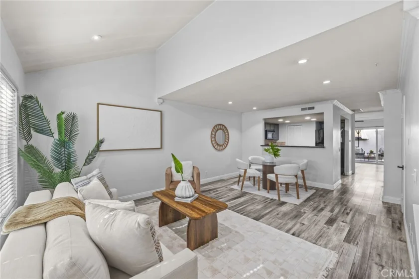 18741 Applewood photo 5
