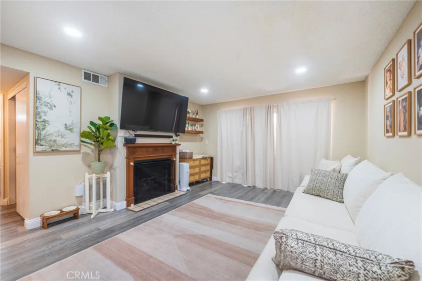 628 Daisy Avenue #225 photo 3