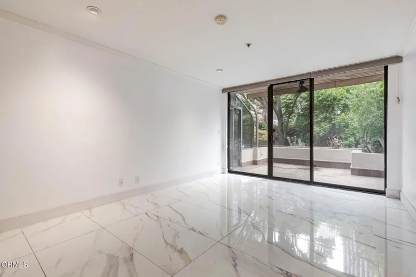 121 S Hope Street #11 photo 11
