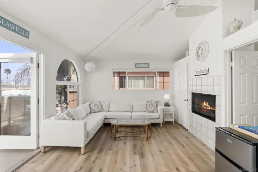221 Donax Avenue #4 photo 25