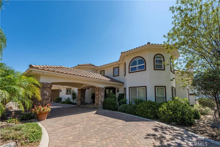 21100 Paseo Montana photo 3