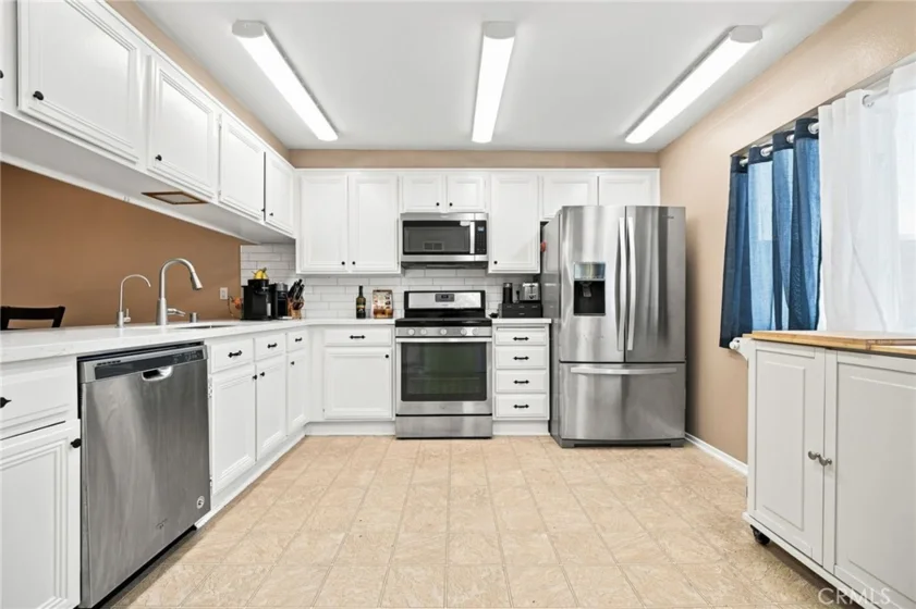 18360 Collins #L photo 16