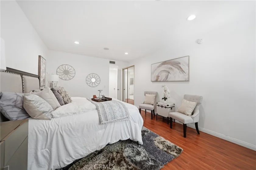4477 Wilshire photo 29