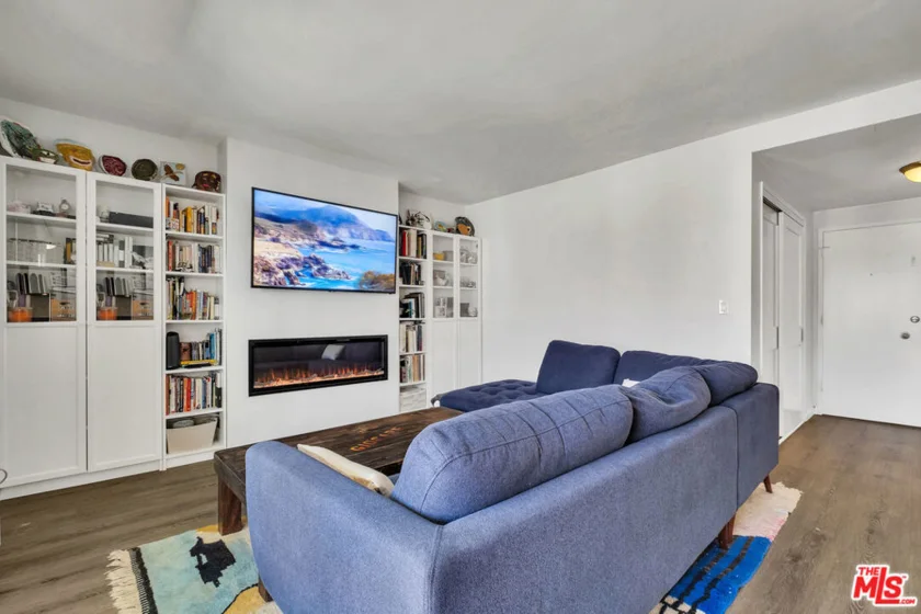 5674 Windsor Way #210 photo 10