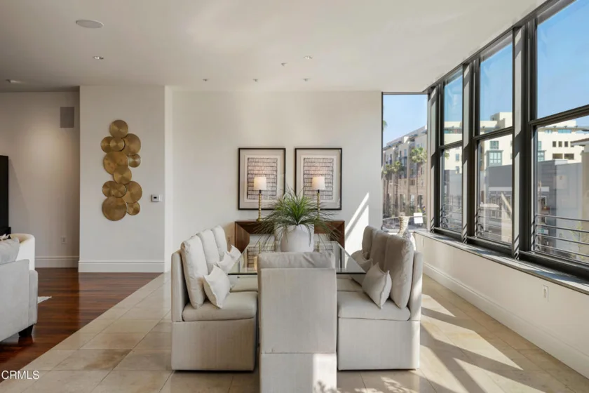 345 E Colorado Boulevard #302 photo 12