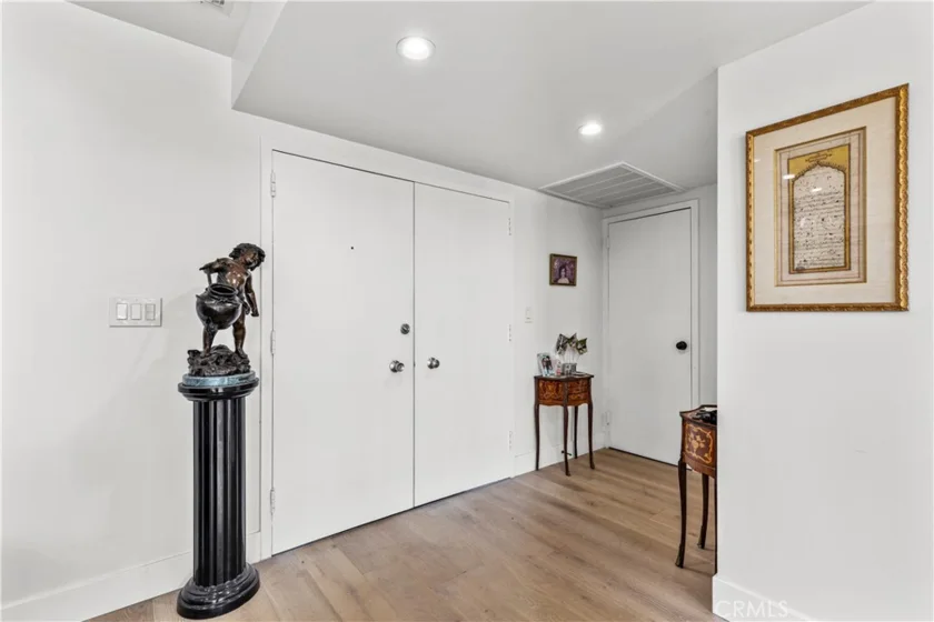 818 N Doheny #308 photo 18