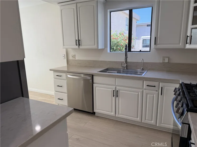 15221 Magnolia #E photo 13