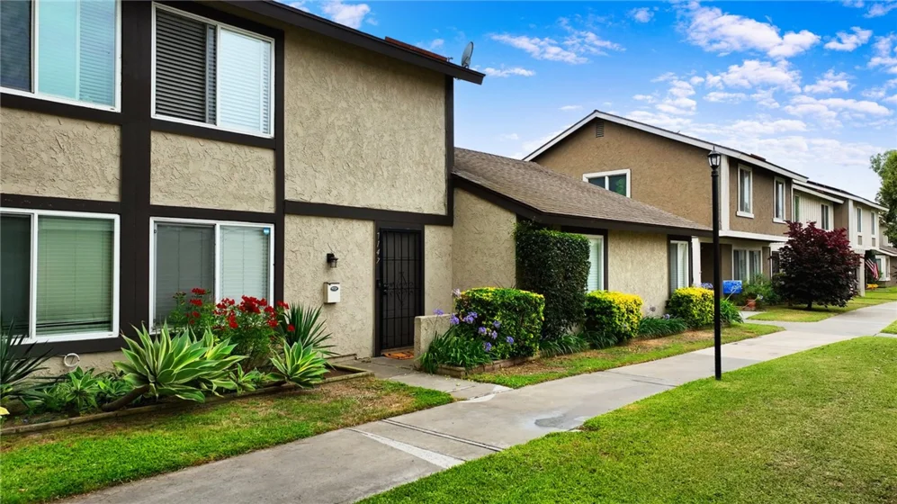7147 Fulton Way photo 1