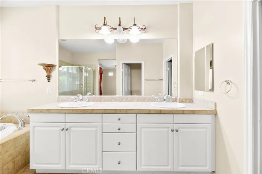 39894 Camden Court photo 53