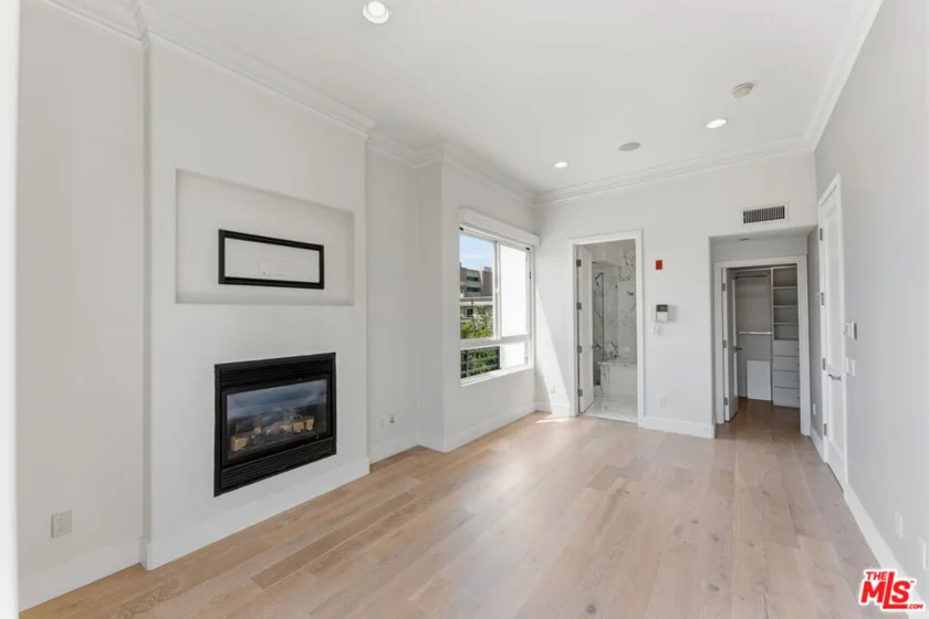 438 Arnaz Drive #106 photo 7