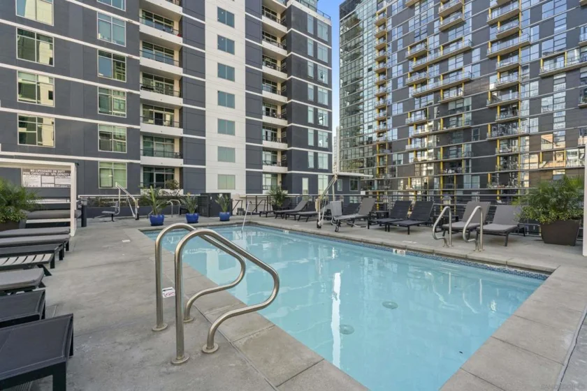 425 W Beech Street #303 photo 33