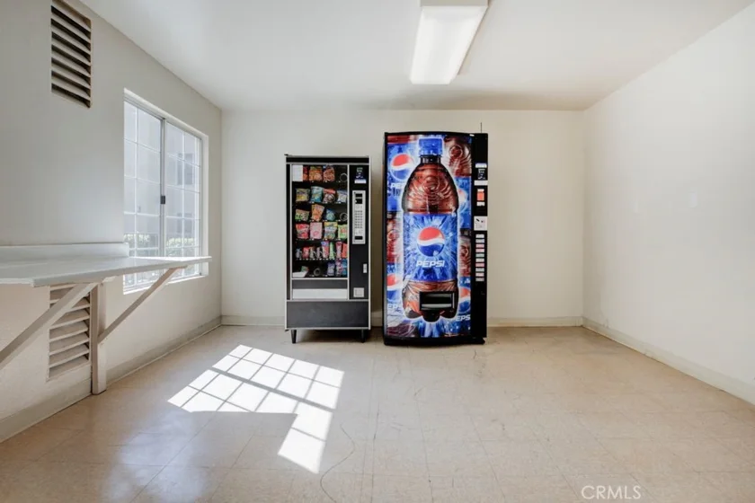5515 Canoga Avenue #105 photo 33