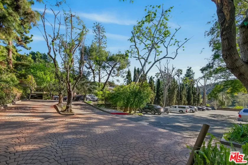 2700 Cahuenga Boulevard #4220 photo 14