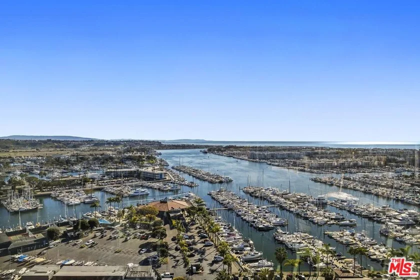 13700 Marina Pointe Drive #809 photo 34