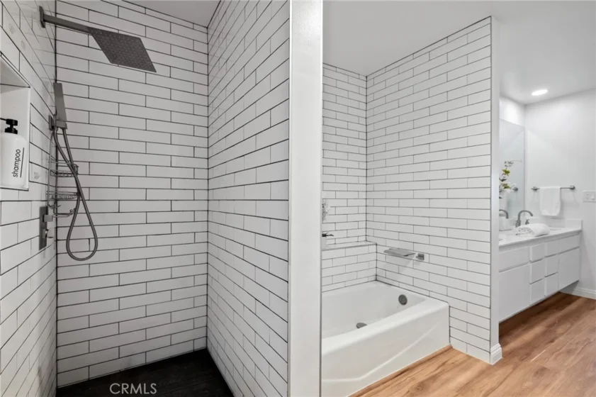 300 S Reno Street #303 photo 33