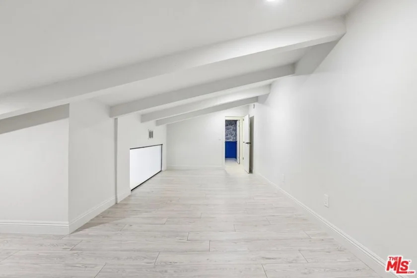 2700 Cahuenga Boulevard #E 4313 photo 22