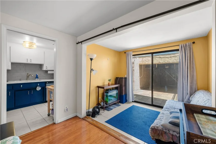 16745 Vanowen photo 9