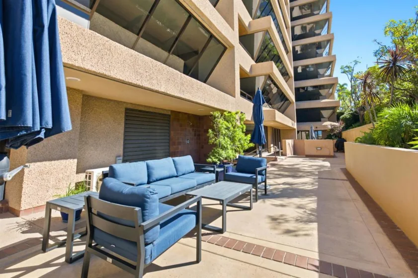 230 W Laurel #204 photo 37