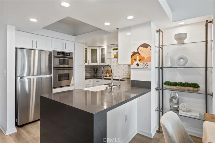 13700 Marina Pointe #611 photo 6