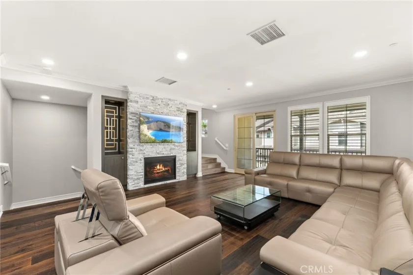 18627 Clubhouse Drive photo 4